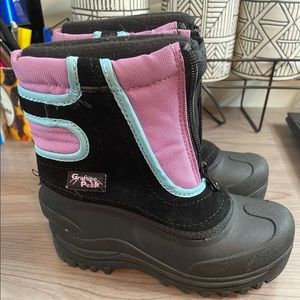 Granite Peak toddler snow boots size 11/12